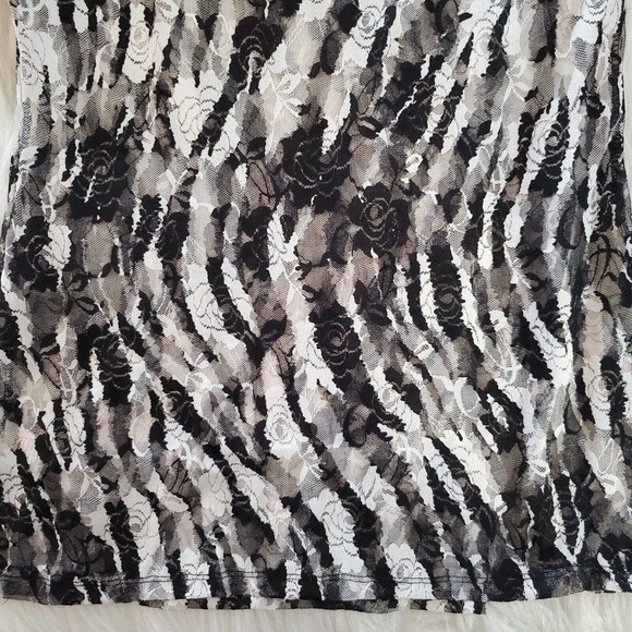 Almost Famous Womens Lace Tank Top Size XL Black White Sheer Floral Pullover - Picture 10 of 13